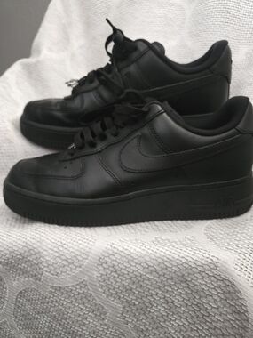 Nike Black Low-Top Leather Sneakers